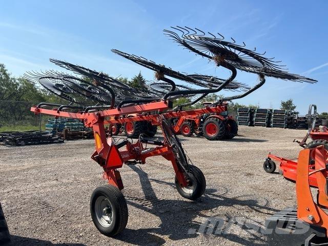 Kubota RA210CR Rateau faneur