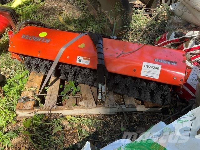 Kubota V5260 Balayeuse / Autolaveuse