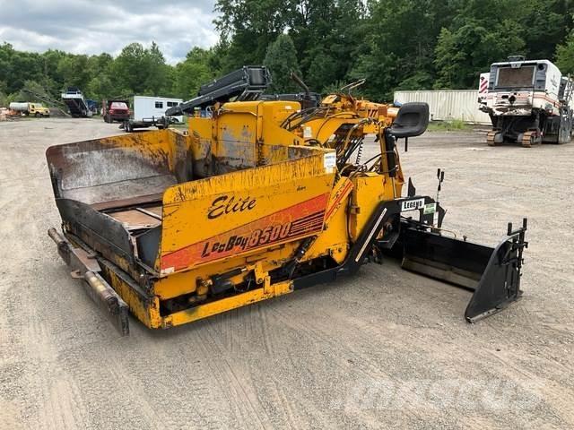 LeeBoy L8500T Finisseur