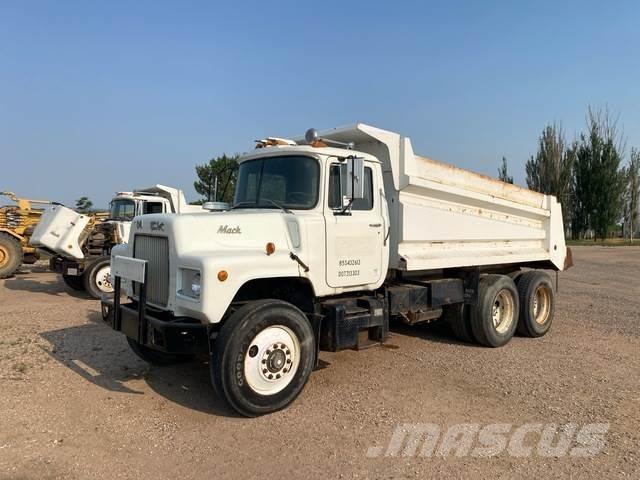 Mack  Camion benne
