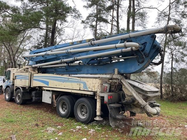 Mack 47M Pompe à béton