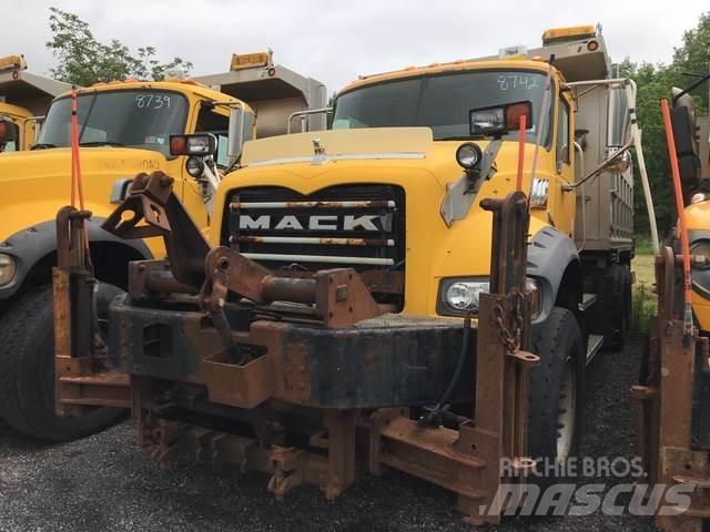 Mack 700 Chasse neige