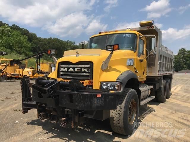 Mack 700 Chasse neige