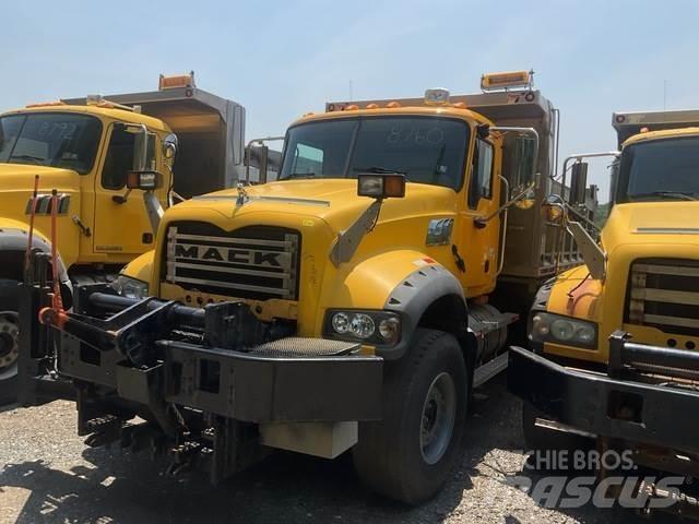 Mack 700 Chasse neige