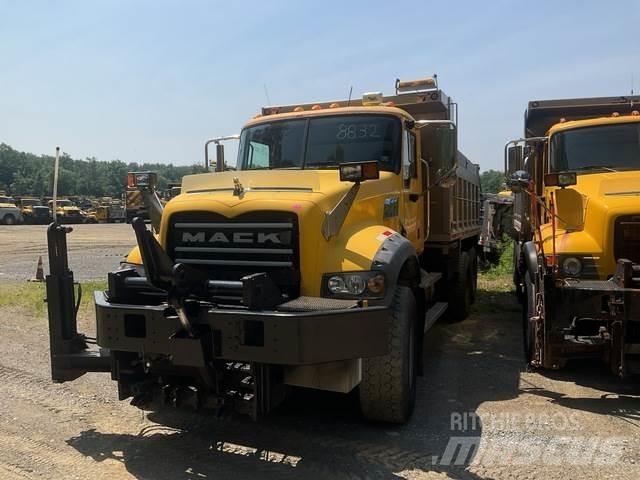 Mack 700 Chasse neige