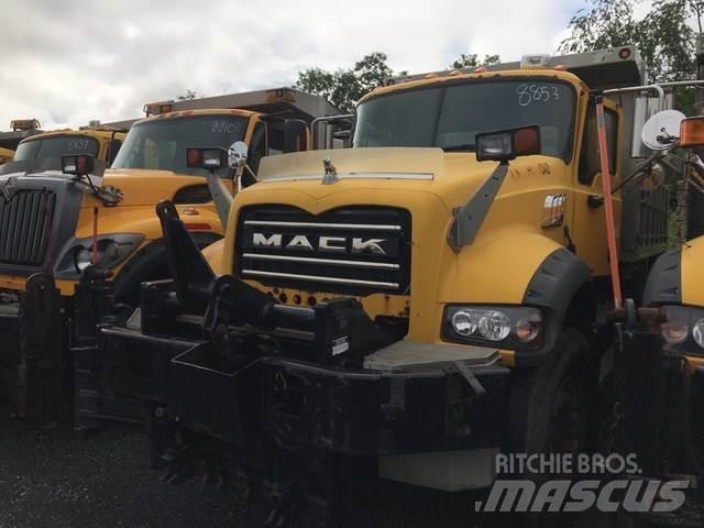 Mack 700 Chasse neige