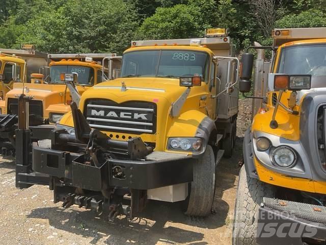 Mack 700 Chasse neige