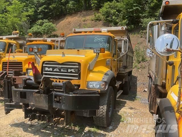 Mack 700 Chasse neige