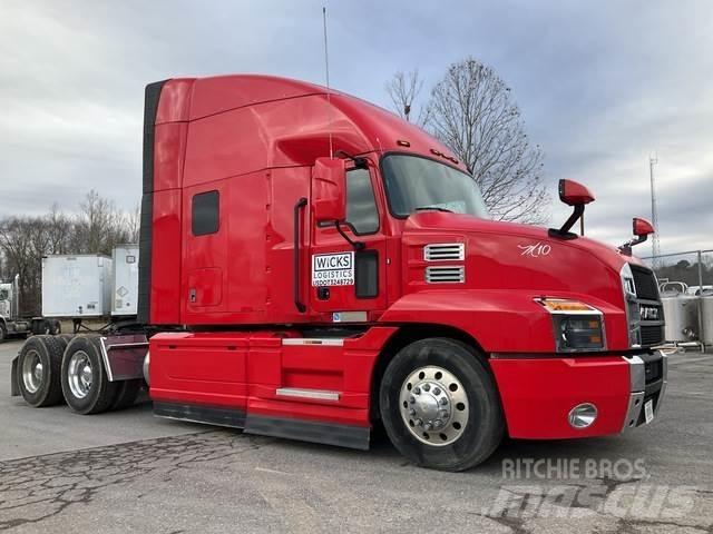 Mack AN64T Tracteur routier