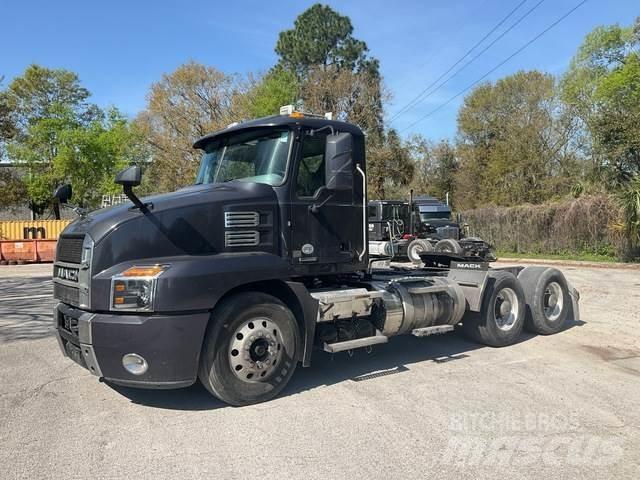 Mack AN64T Tracteur routier
