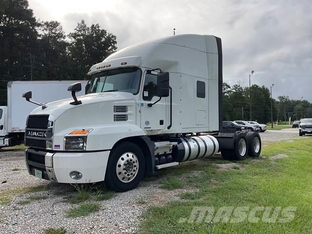 Mack AN64T Tracteur routier