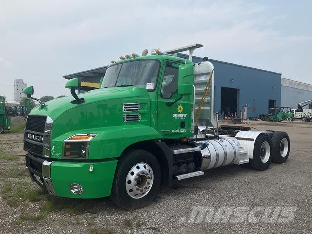 Mack AN64T Tracteur routier