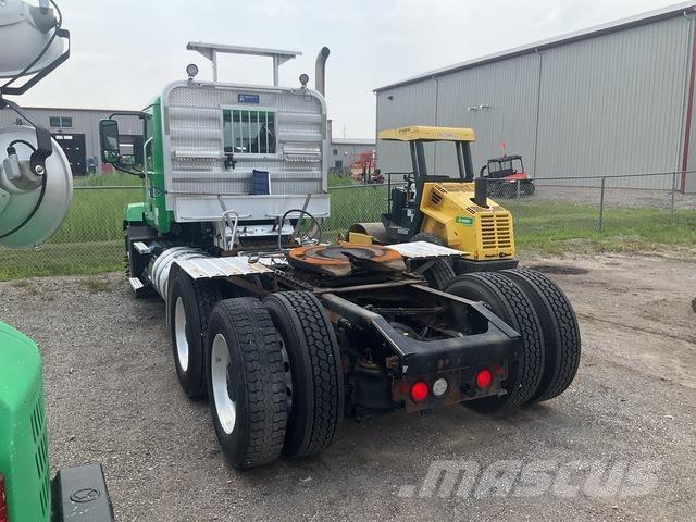 Mack AN64T Tracteur routier