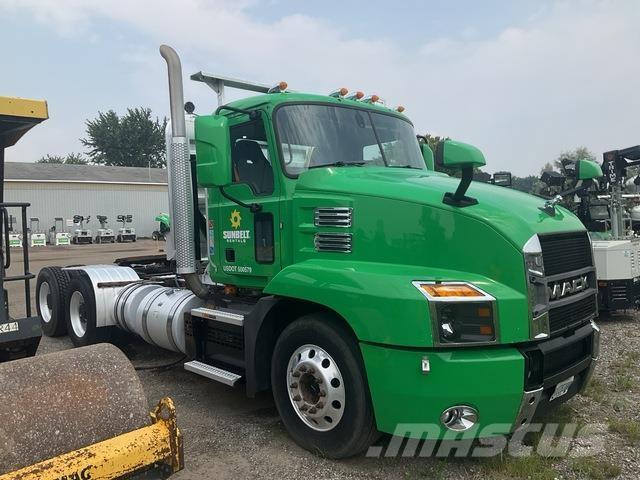 Mack AN64T Tracteur routier