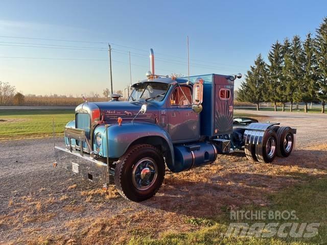 Mack B-61 Tracteur routier