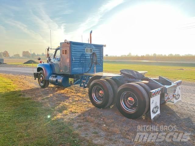 Mack B-61 Tracteur routier