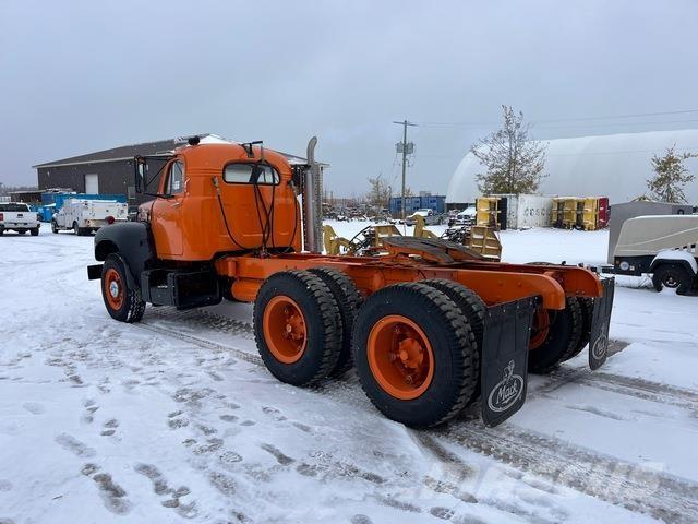 Mack B615T Tracteur routier