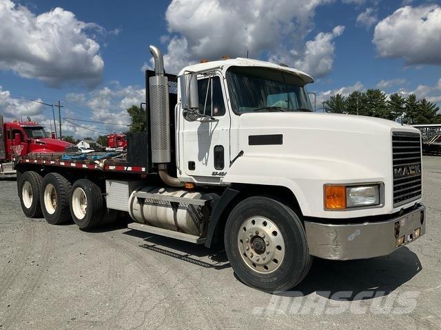 Mack CH 613 Camion plateau