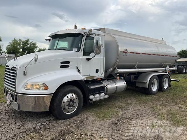 Mack CH613 Motrici cisterna
