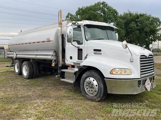 Mack CH613 Motrici cisterna