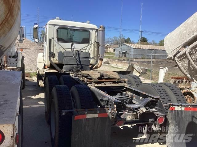 Mack CH613 Tracteur routier