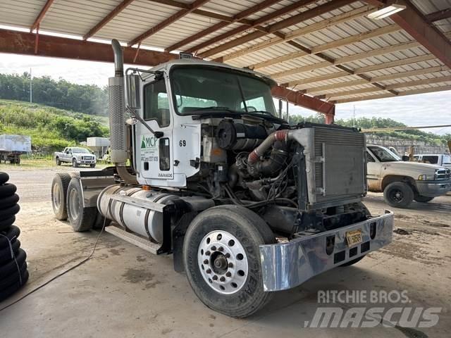 Mack CH613 Tracteur routier
