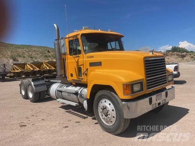 Mack CH613 Tracteur routier