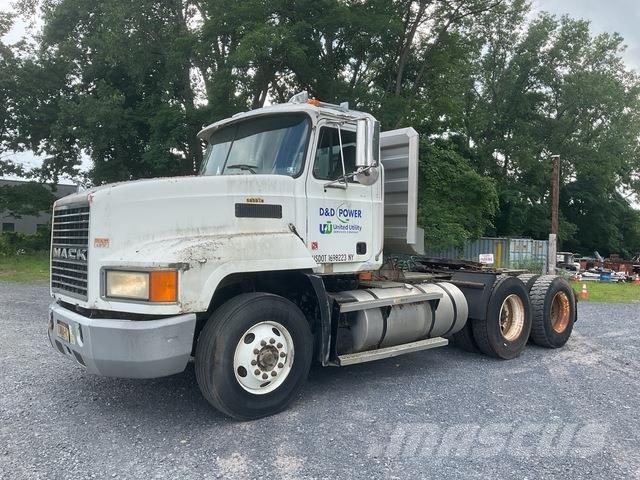 Mack CH613 Tracteur routier