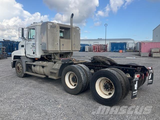 Mack CH613 Tracteur routier