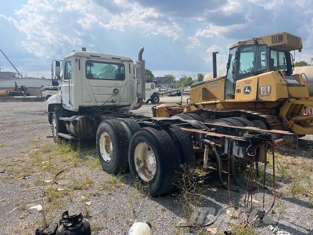 Mack CH613 Tracteur routier