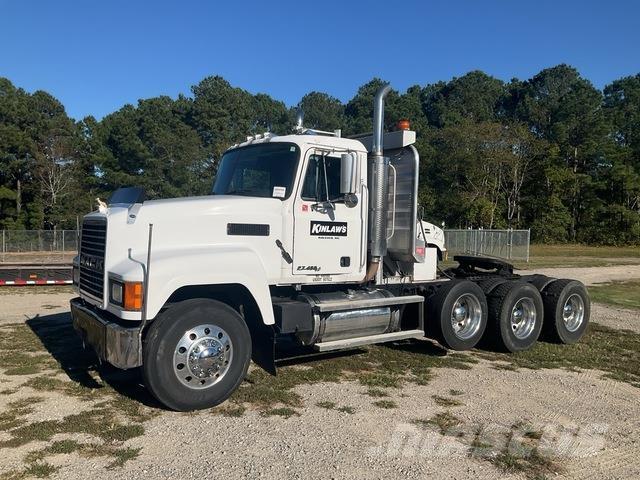Mack CH613 Tracteur routier
