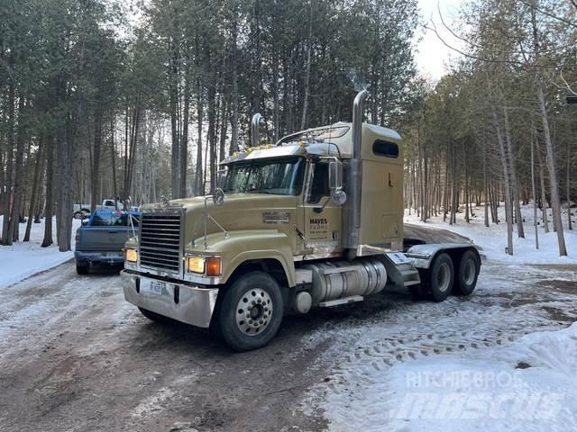 Mack CHN613 Tracteur routier