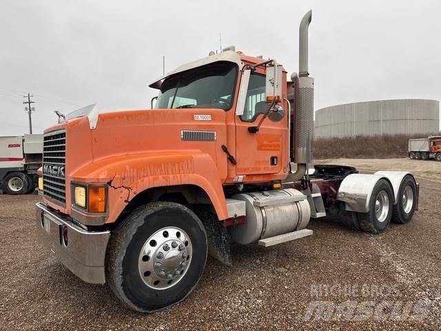 Mack CHN613 Tracteur routier