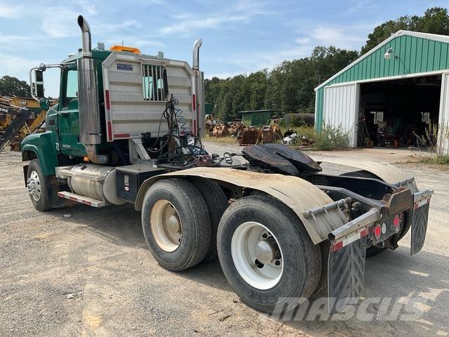 Mack CHN613 Tracteur routier