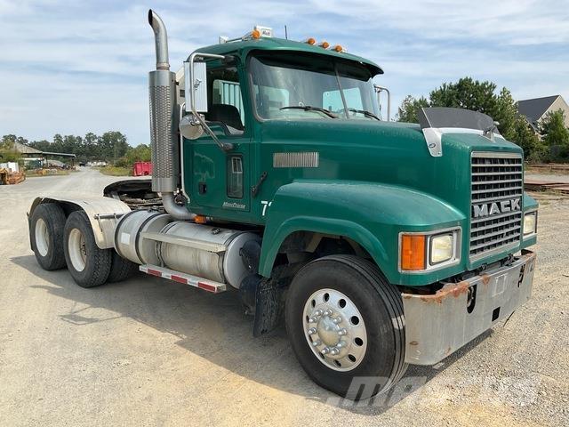 Mack CHN613 Tracteur routier