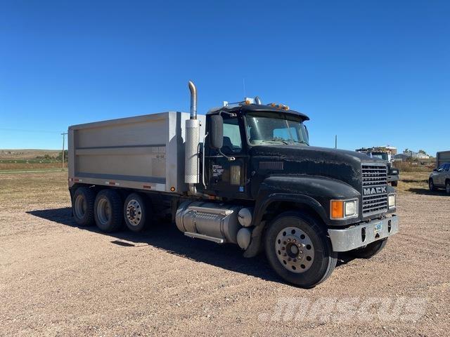 Mack CHN613 Camion benne