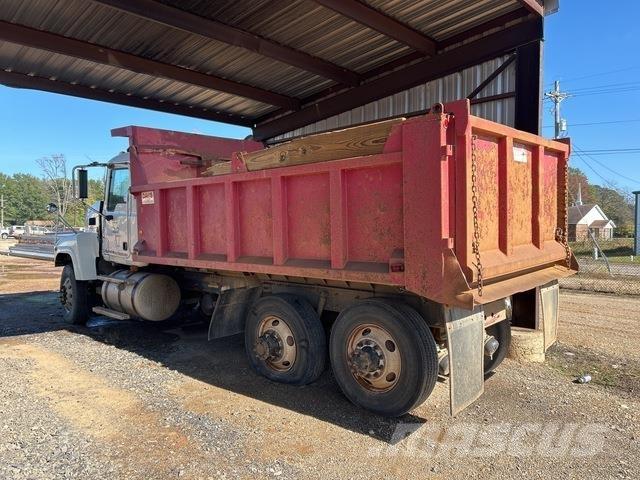 Mack CHU613 Camion benne