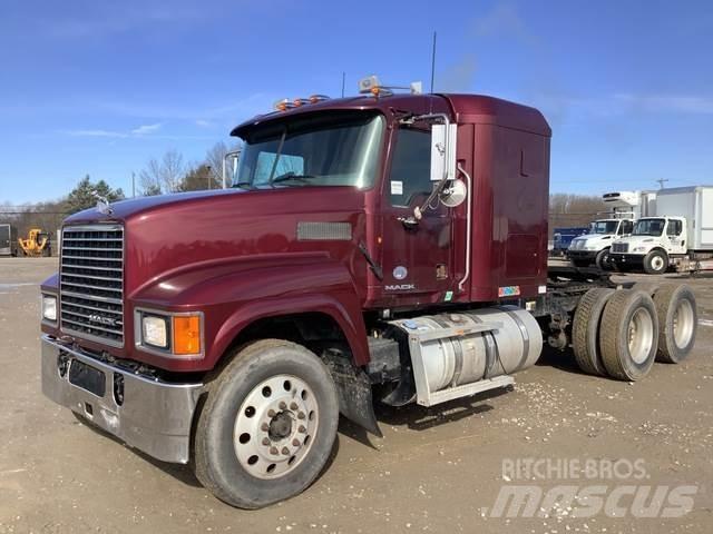 Mack CHU613 Tracteur routier