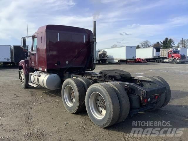 Mack CHU613 Tracteur routier