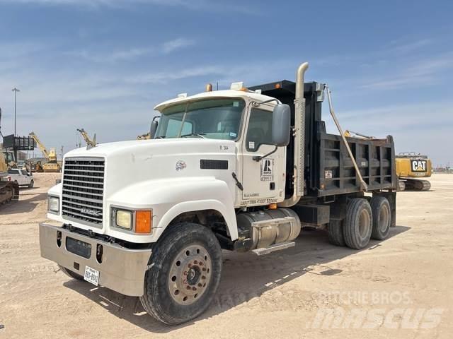 Mack CHU613 Camion benne