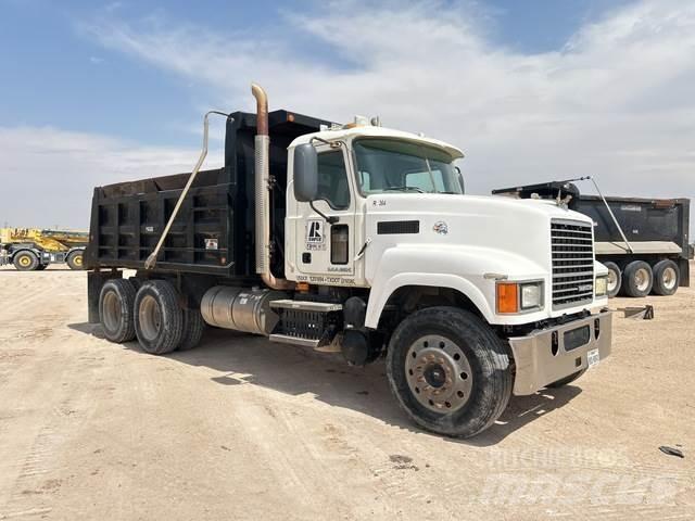 Mack CHU613 Camion benne