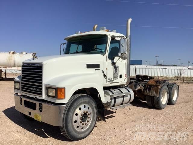 Mack CHU613 Tracteur routier