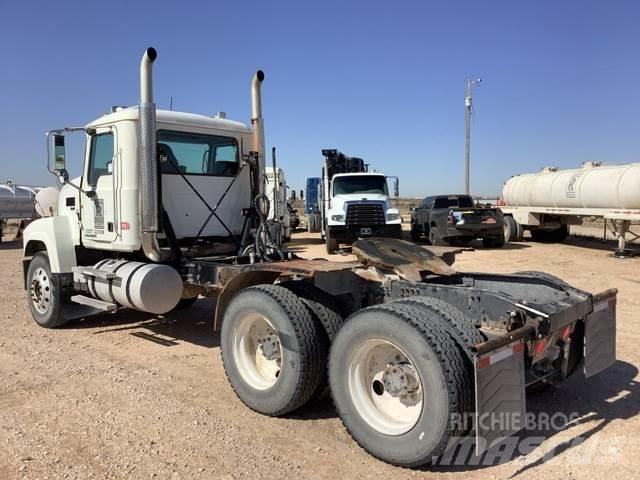 Mack CHU613 Tracteur routier