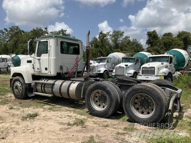 Mack CHU613 Tracteur routier