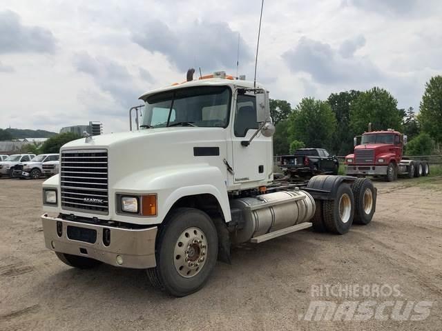 Mack CHU613 Tracteur routier