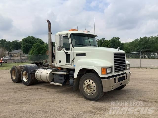 Mack CHU613 Tracteur routier