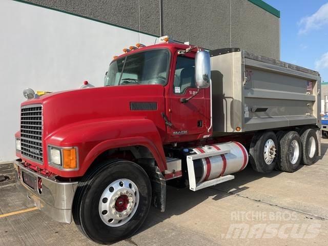 Mack CHU613 Camion benne