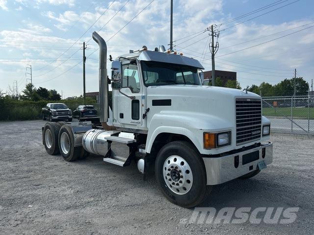 Mack CHU613 Tracteur routier