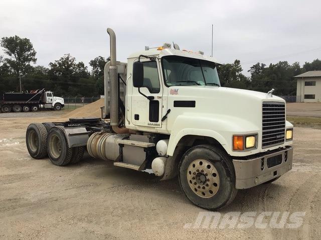 Mack CHU613 Tracteur routier