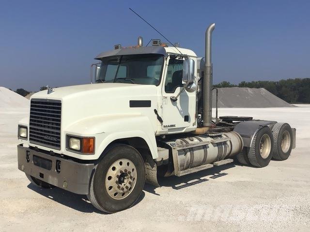 Mack CHU613 Tracteur routier